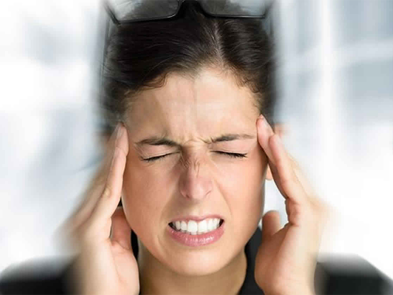 سردرد صاعقه ای چیست و چه علائمی دارد دکتر فاطمه طاهریان 